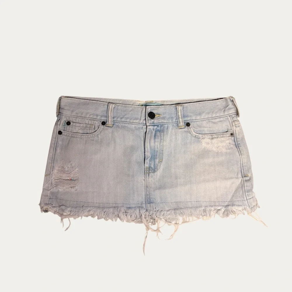 Y2K Hollister Light Wash Distressed Denim Micro Mini Skirt Frayed Hem #16